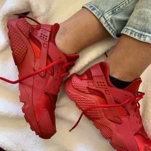 Air Huarache “Triple Red”